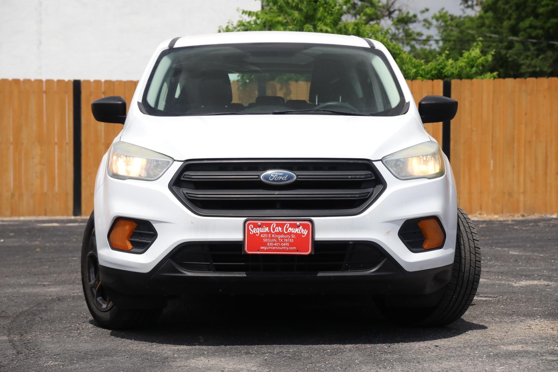 2017 WHITE FORD ESCAPE S FWD (1FMCU0F74HU) with an 2.5L L4 DOHC 16V engine, 6-SPEED AUTOMATIC transmission, located at 420 E. Kingsbury St., Seguin, TX, 78155, (830) 401-0495, 29.581060, -97.961647 - Photo #1